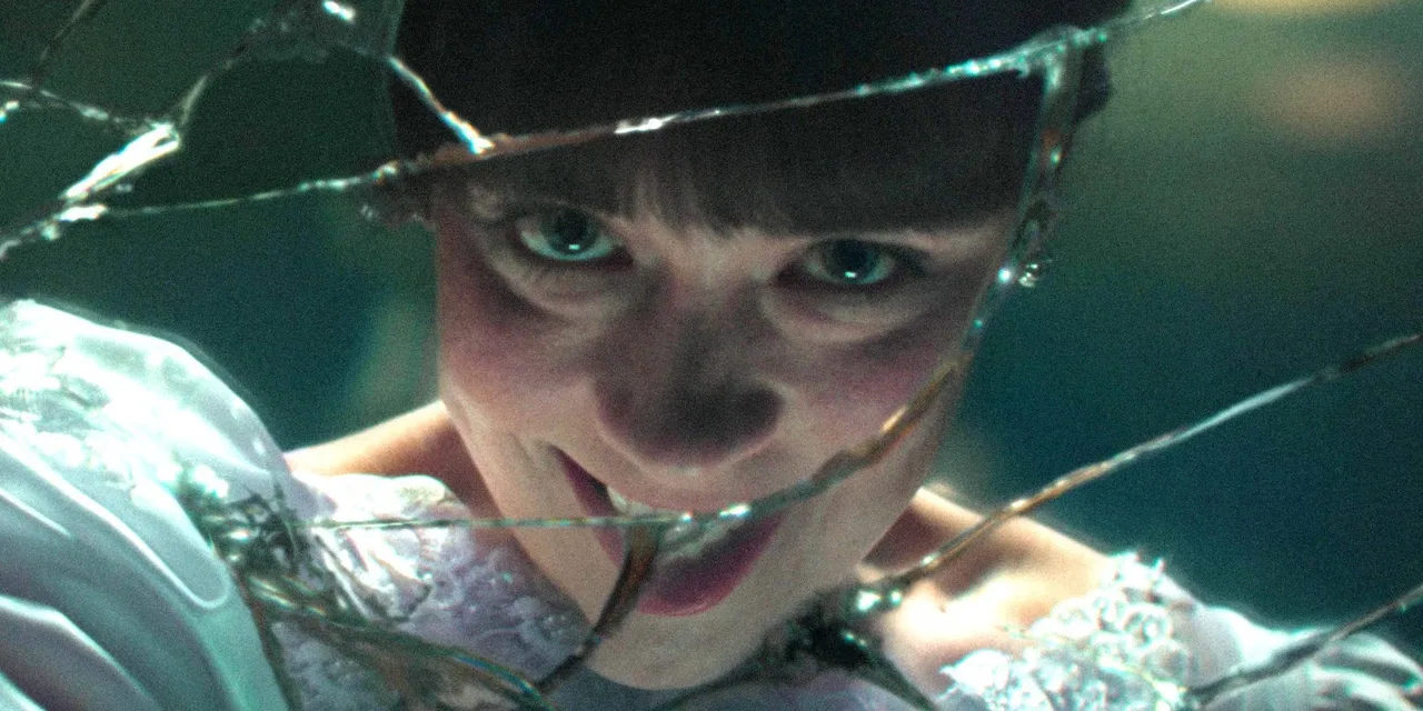phim the conjuring 4 Last Rites vẫn giữ được dấu ấn của loạt phim với bầu không khí u tối, ma mị.