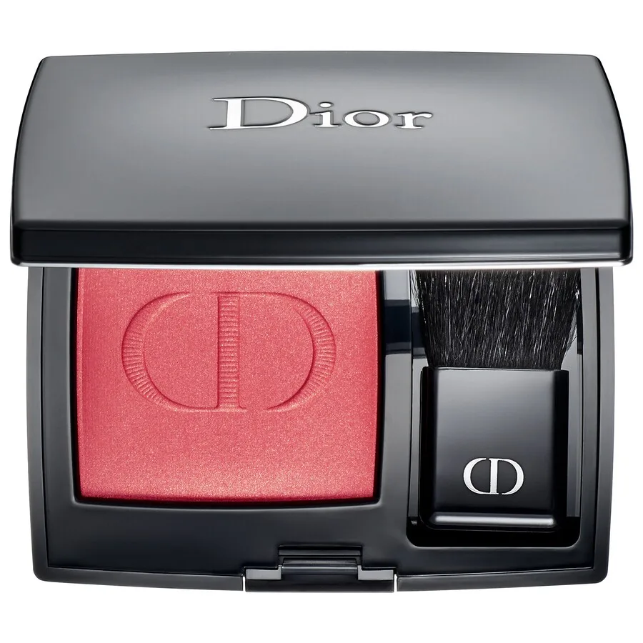 Dior Rouge Blush là sản phẩm làm đẹp giúp các cô nàng yêu đời thêm tươi tắn và quyến rũ hơn. Dior Rouge Blush là sản phẩm làm đẹp giúp các cô nàng yêu đời thêm tươi tắn và quyến rũ hơn.