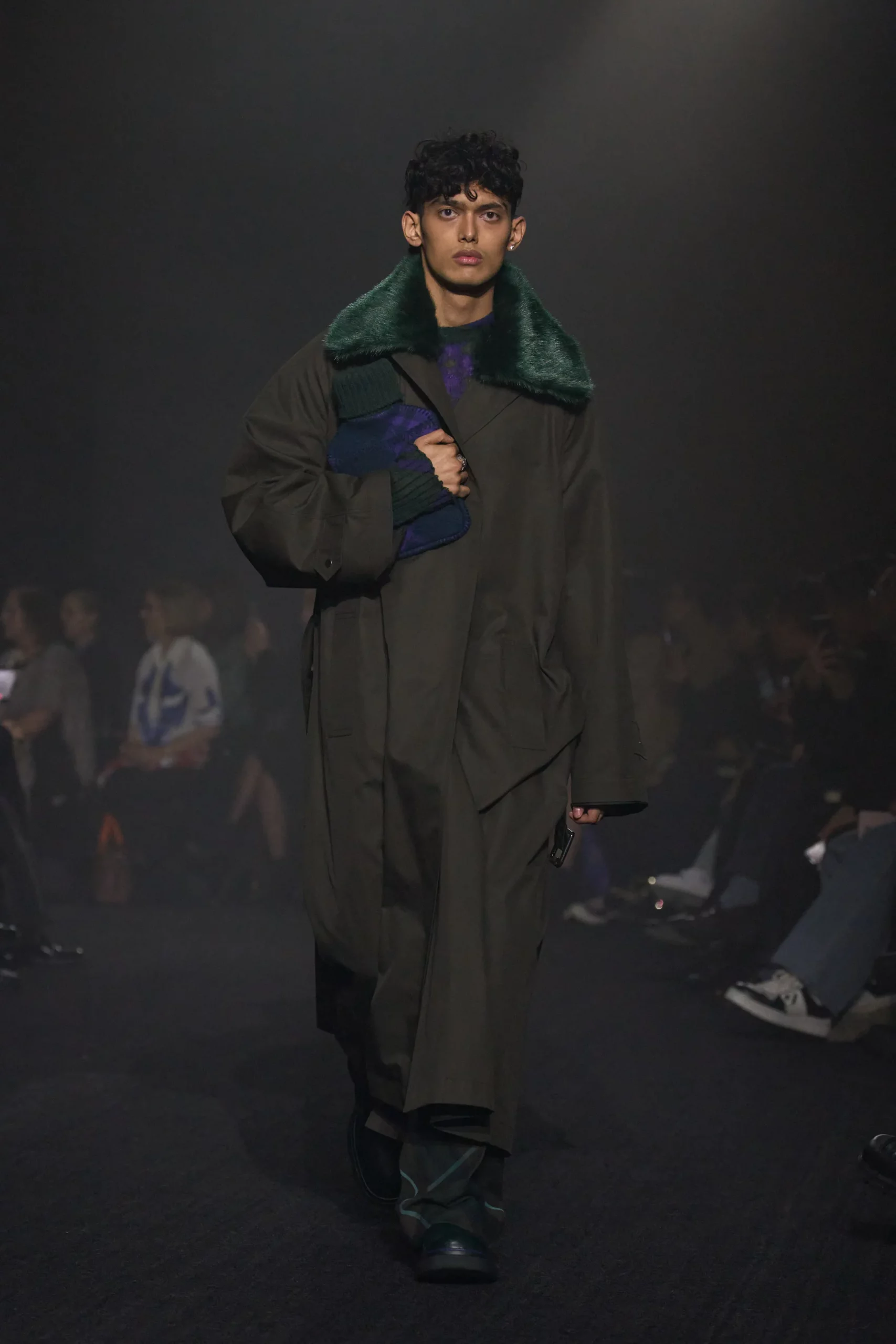 00002-burberry-fall-2023-ready-to-wear-credit-gorunway
