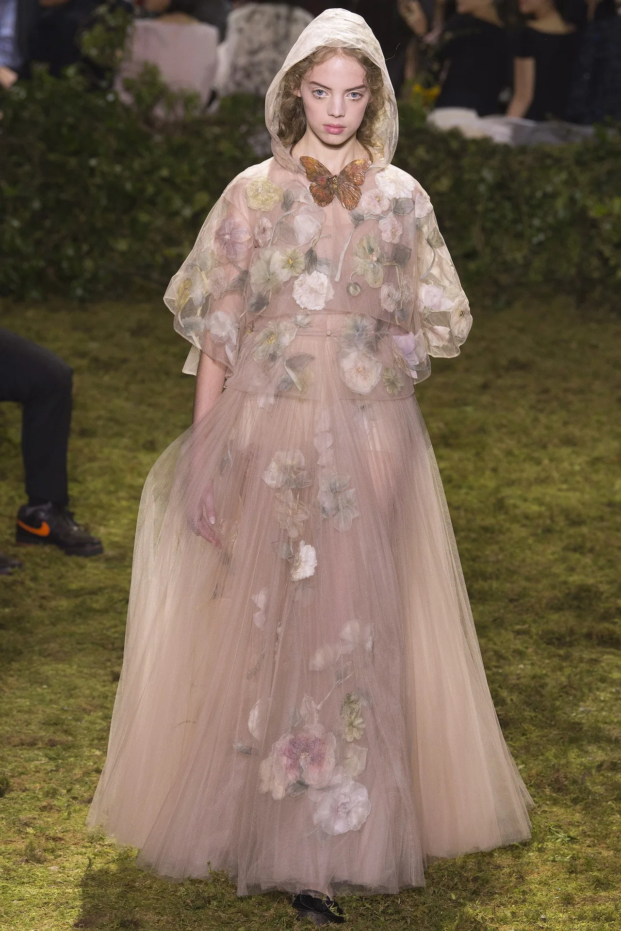 Những BST nổi bật tại tuần lễ Haute Couture Xuân-Hè 2017 - ELLE VN