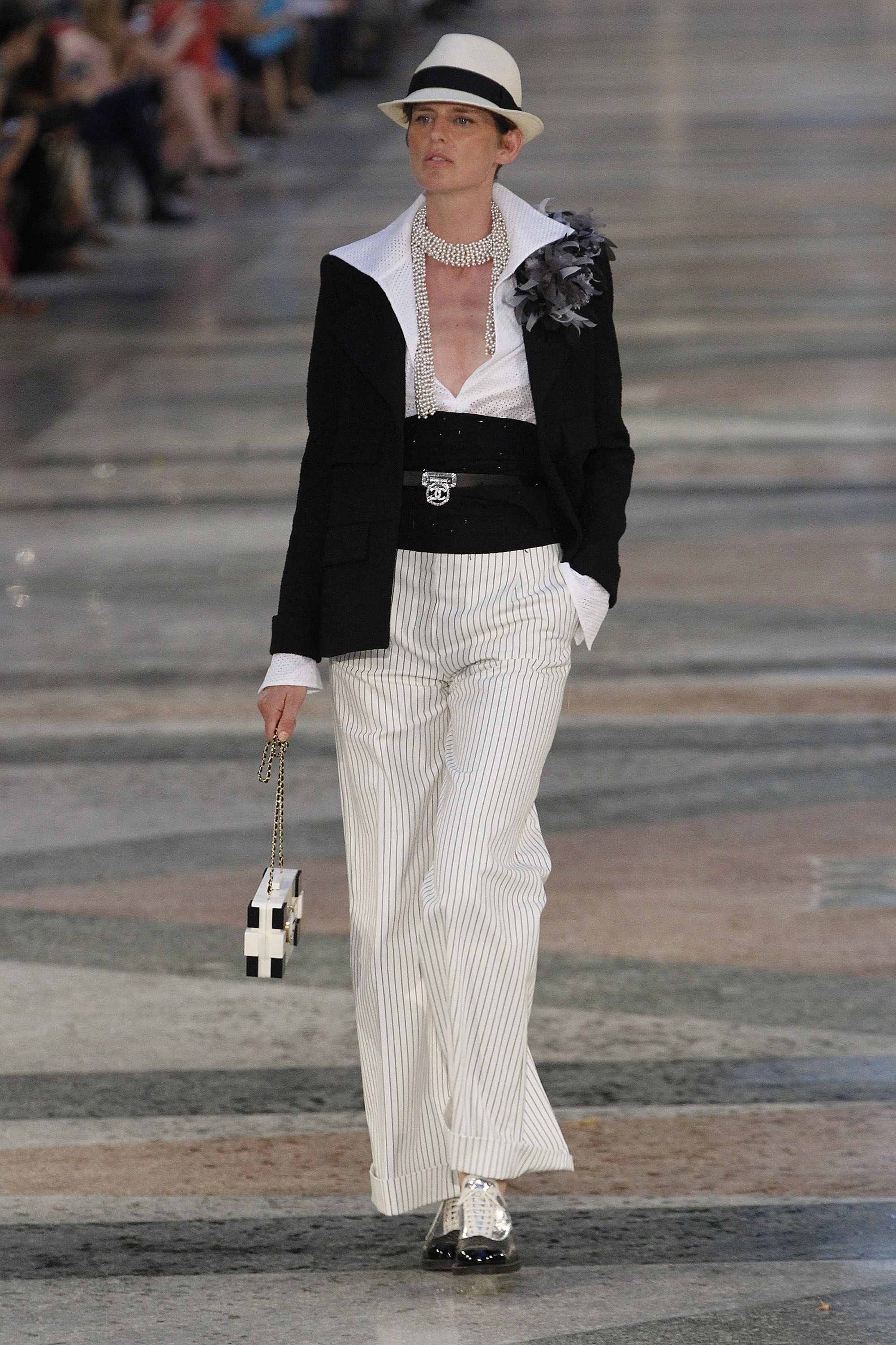 BST Chanel Resort 2017 – ellevietnam 01