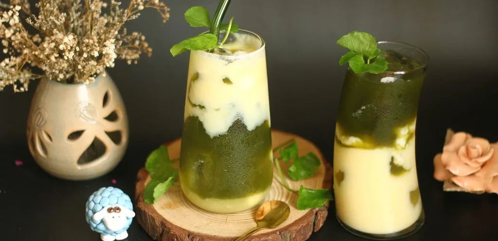 Rau má: Công dụng tuyệt vời & những công thức pha chế đơn giản mà ngon. Rau má: Công dụng tuyệt vời & những công thức pha chế đơn giản mà ngon.