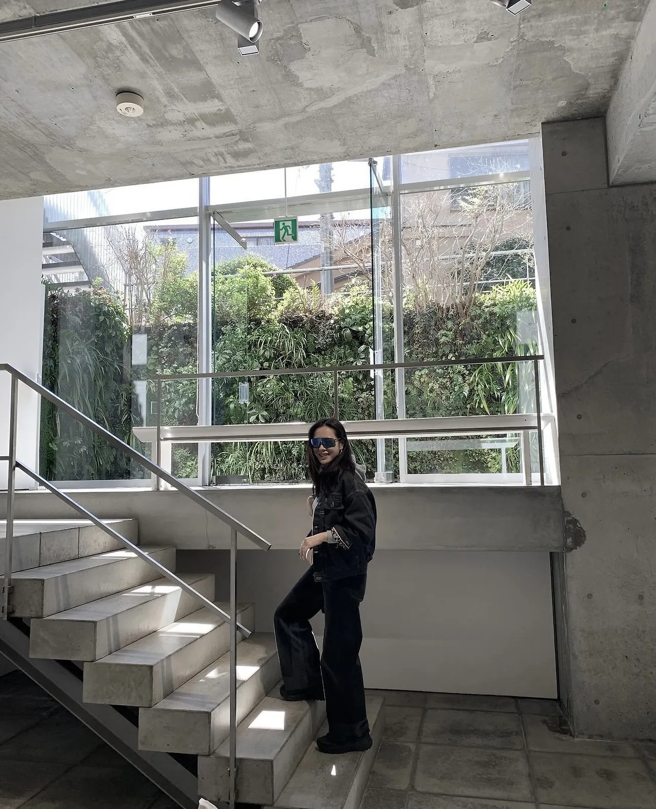 Son Ye Jin diện denim matching set