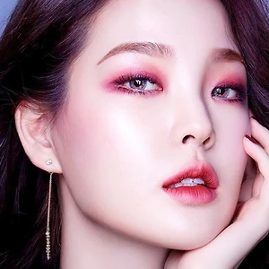Đi tìm những màu son làm trắng răng khiến nàng mê mẩn