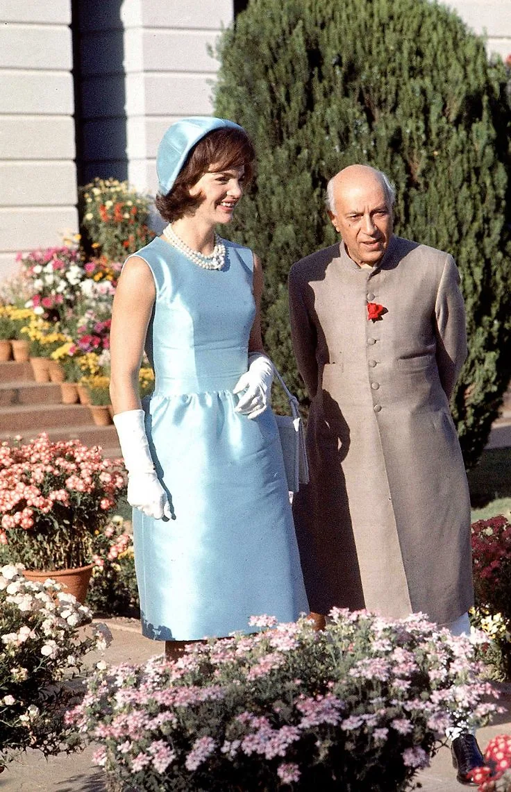 Đệ nhất Phu nhân Jackie Kennedy - biểu tượng thời trang Nhà Trắng sống mãi với thời gian 10 biểu tượng thời trang Jackie Kennedy 8