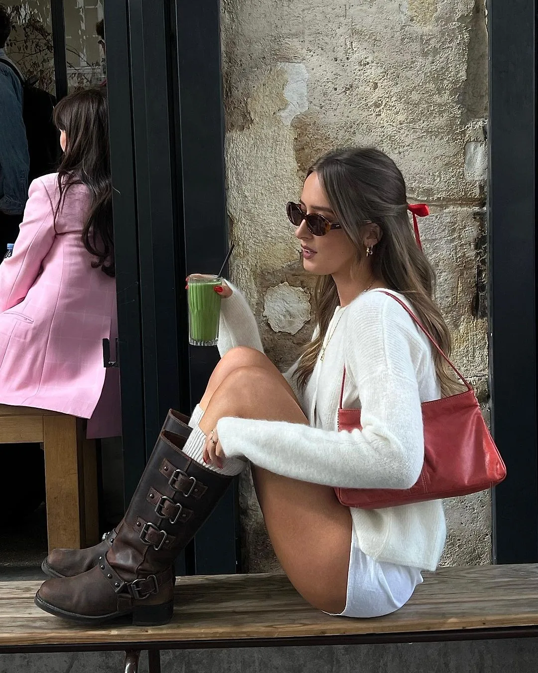 keziacook diện túi xách đỏ