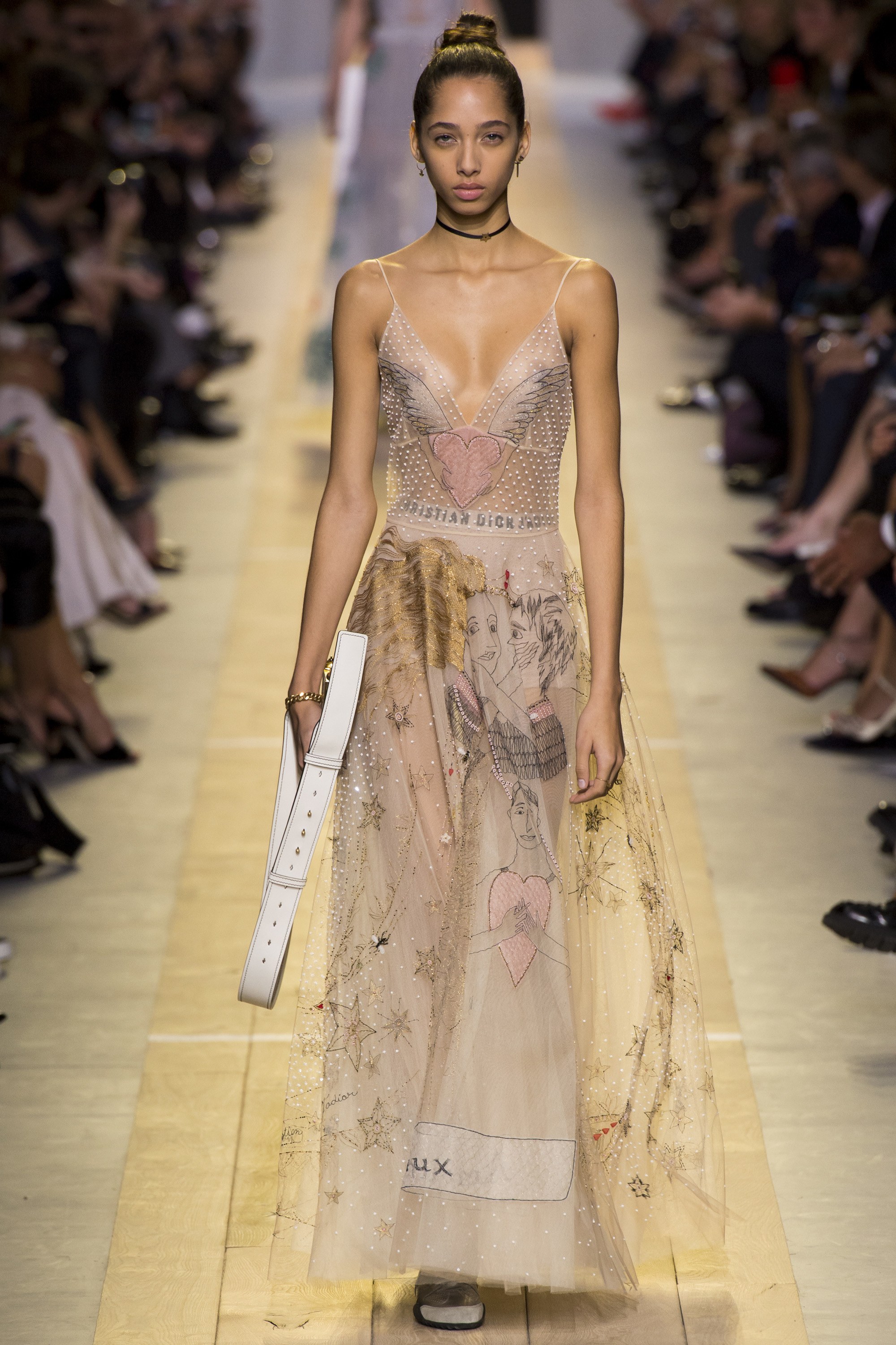 BST Christian Dior Xuân-Hè 2017 - Dấu ấn Maria Grazia cùng di sản 70 năm - ELLE VN