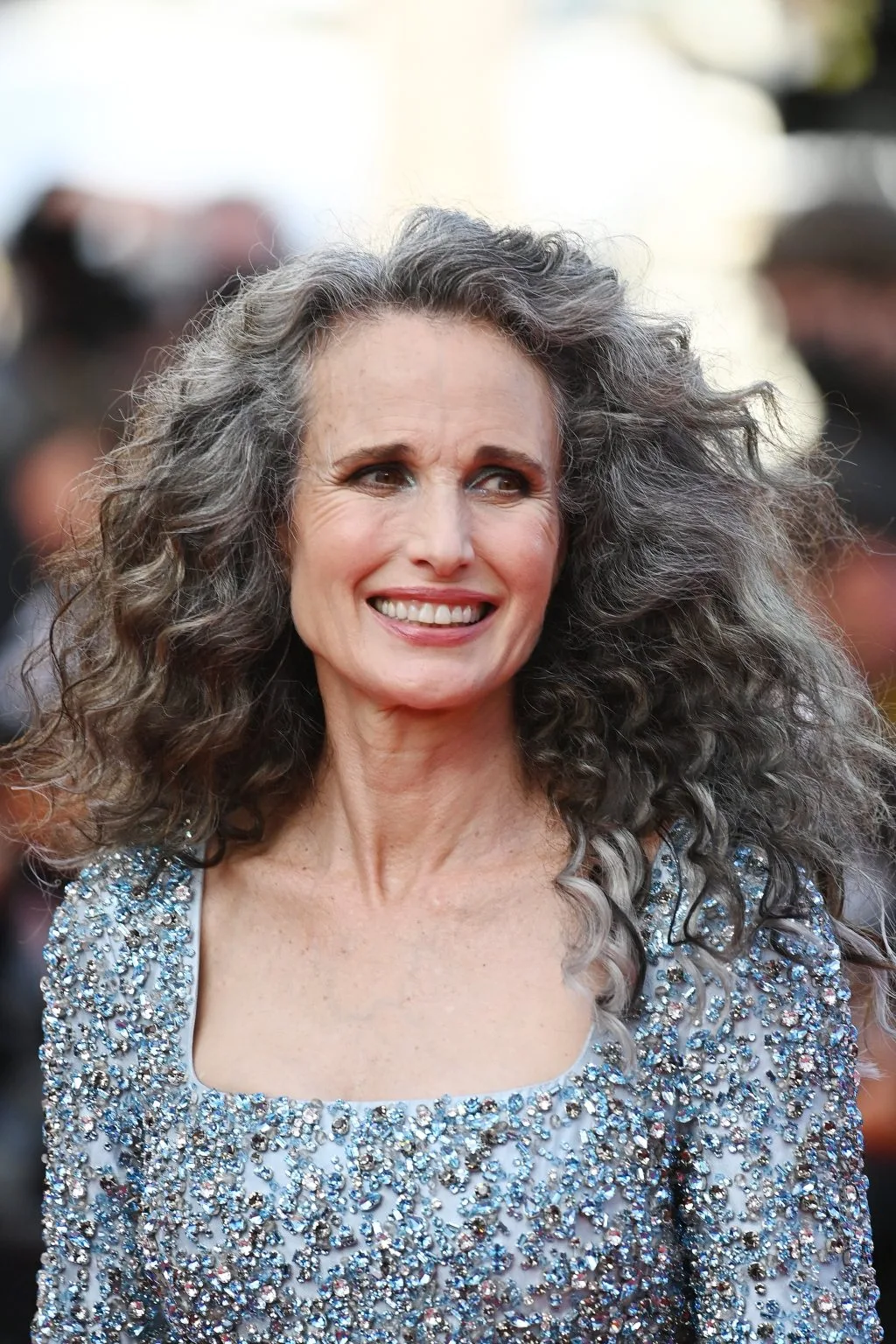 mái tóc bạc của nữ minh tinh andie macdowell mái tóc bạc của nữ minh tinh andie macdowell
