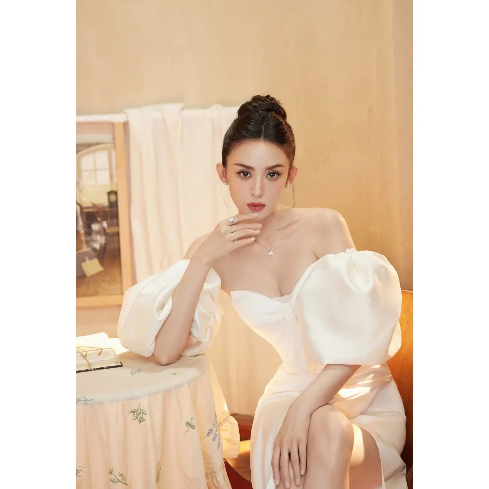 Làn da trắng ngần của nữ chính Phó Sơn Hải.