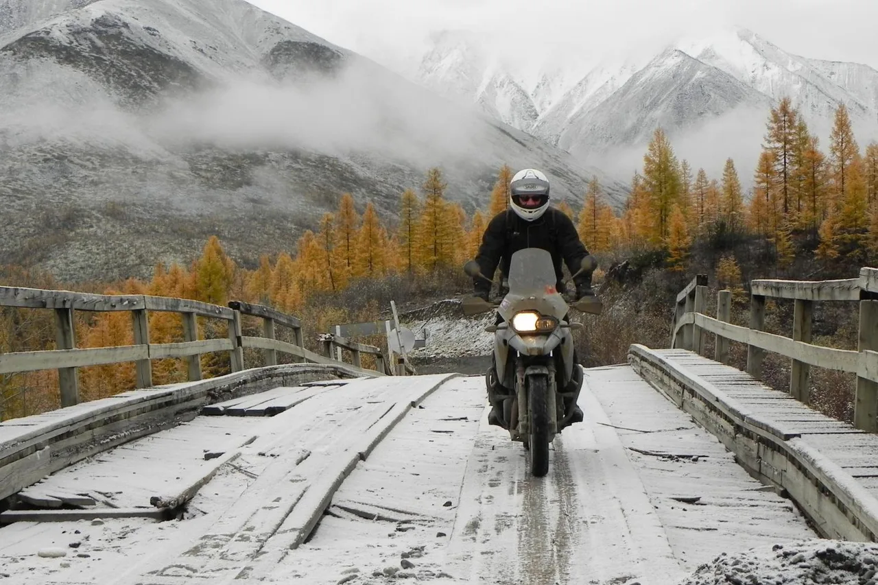road-of-bones-siberia