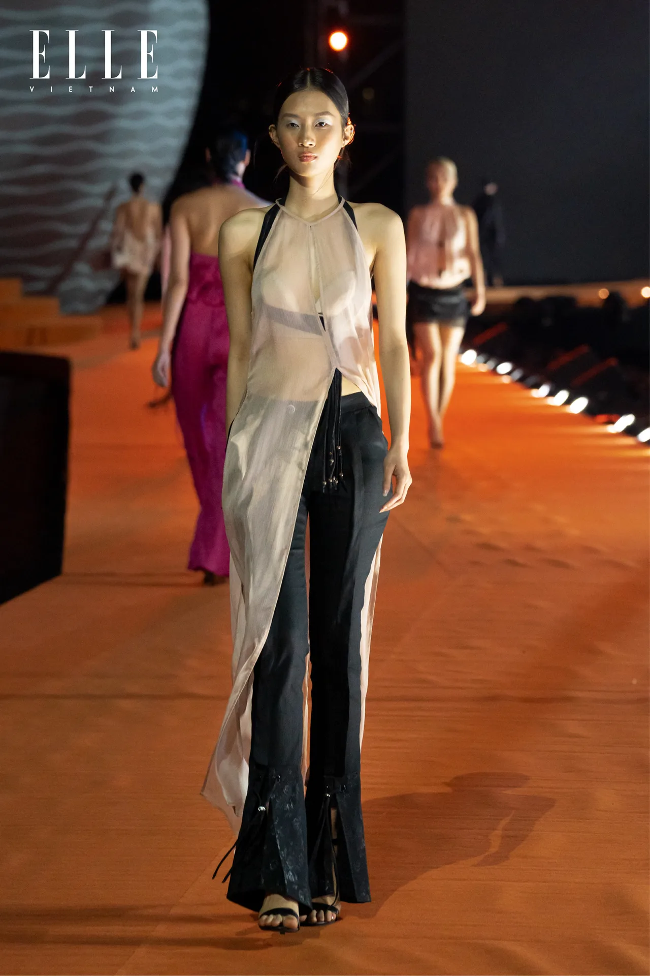 ELLE Fashion Show 2022 KHAAR BST Tóc look 16