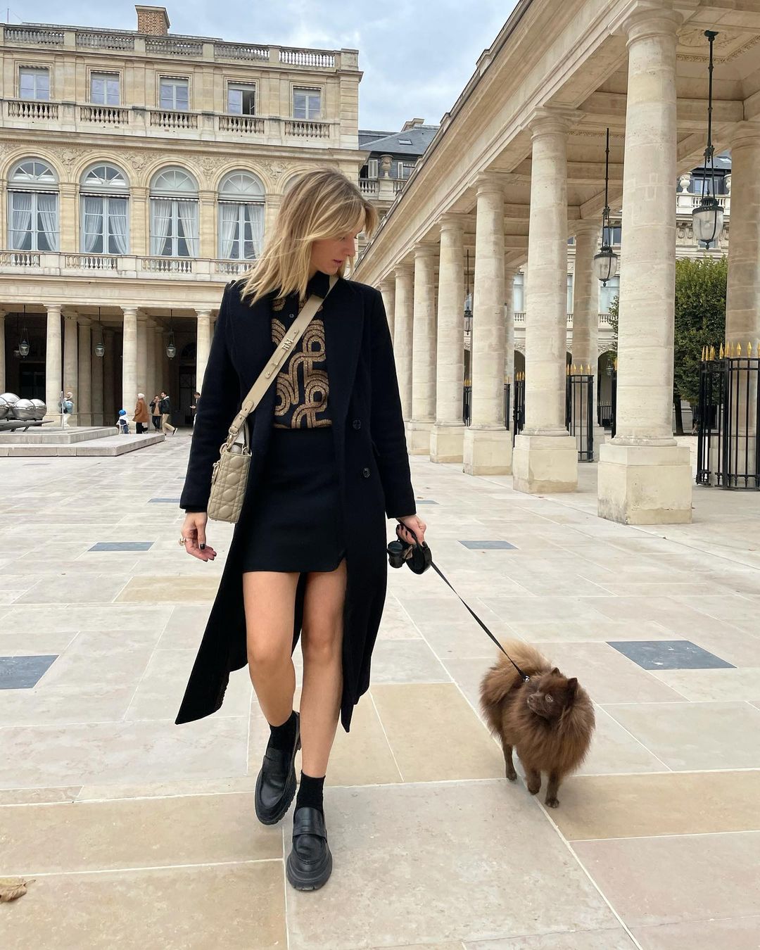trench coat đen