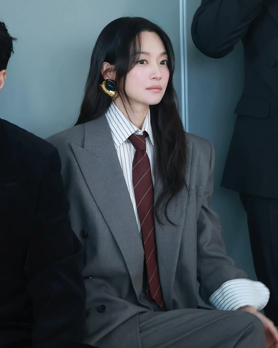 blazer của shin min ah trong karma