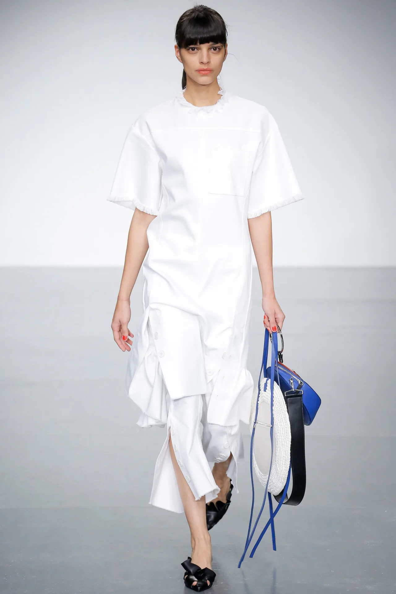 Một số bộ sưu tập nổi bật trong ngày thứ 2 LFW Spring 2018