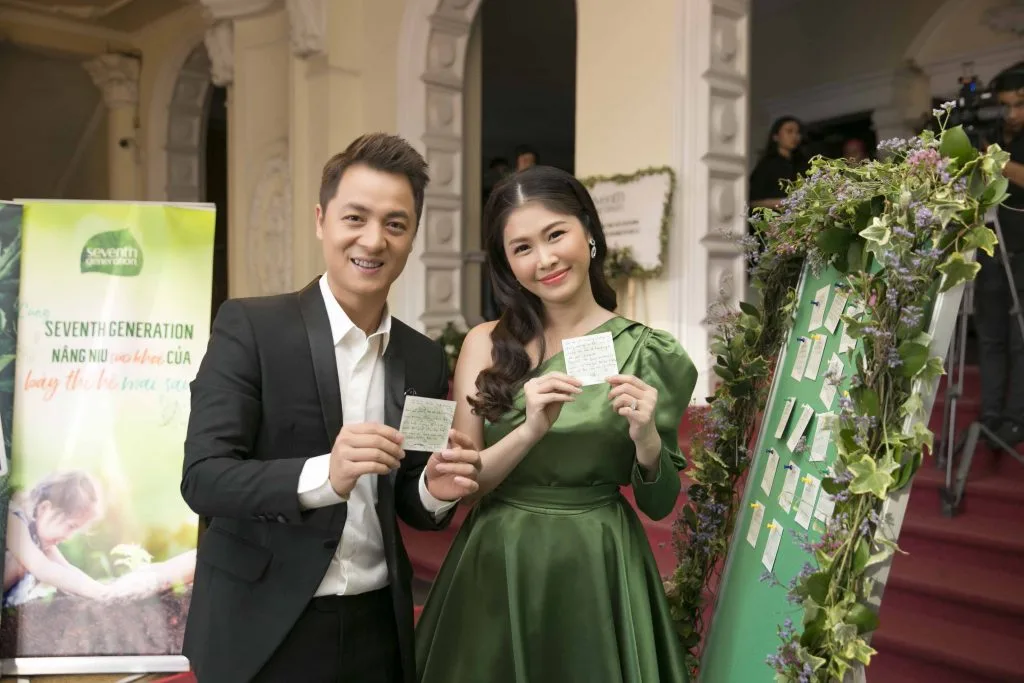 vợ chồng đăng khôi torng workshop