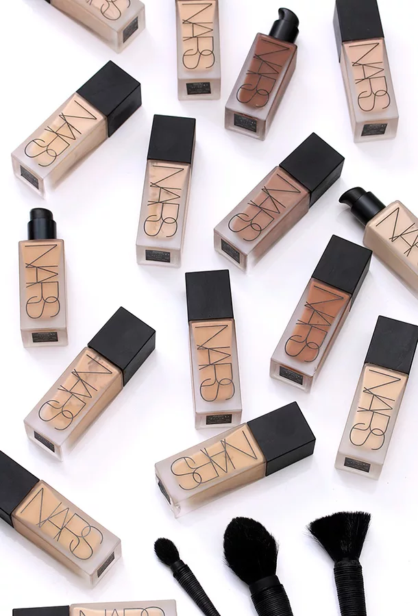 Kem nền NARS All Day Luminous Weightless