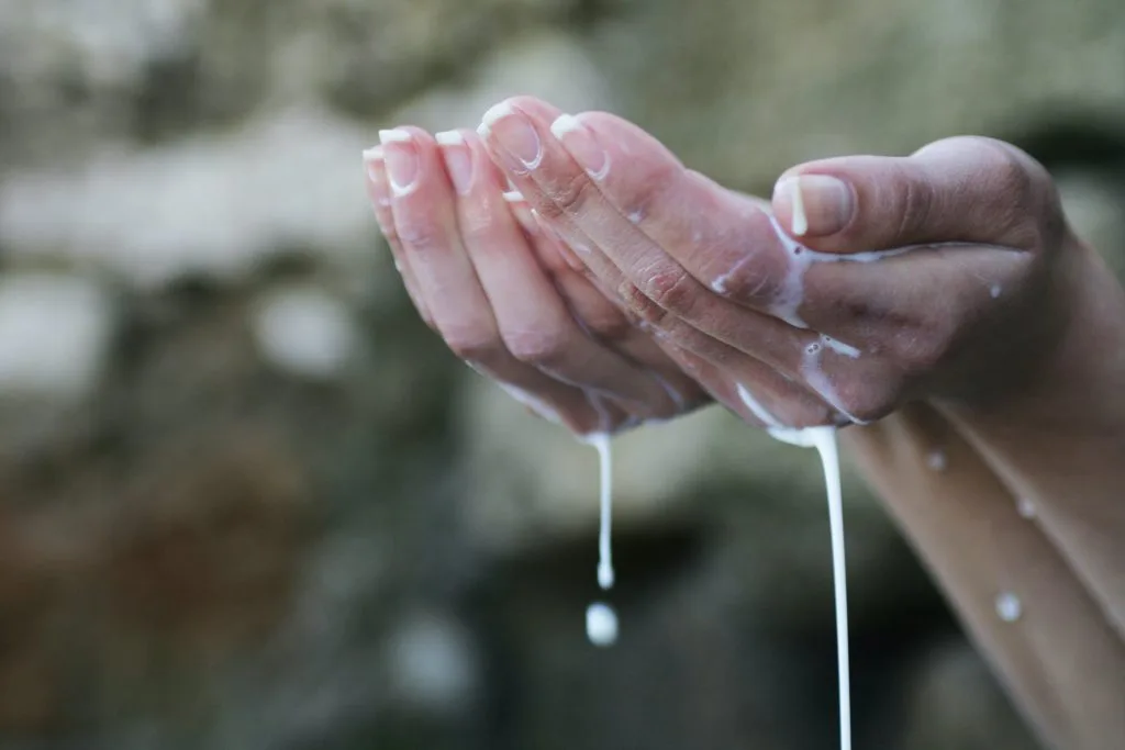 Chăm sóc da đơn giản và an toàn từ liệu pháp tự nhiên mang lại nhan sắc hoàn mỹ.