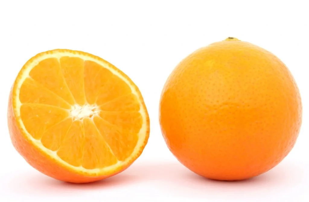 Cam là loại trái cây chứa nhiều Vitamin C. Cam là loại trái cây chứa nhiều Vitamin C.