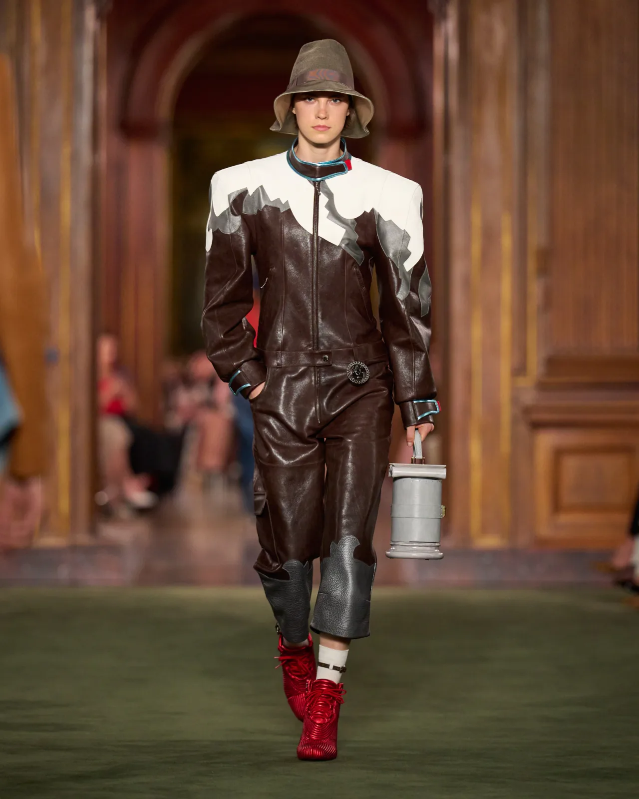 WOMEN_CRUISE_2027_Look_04