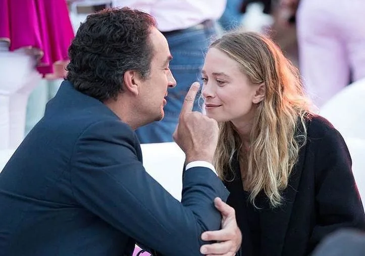 9 cặp đôi chứng minh "tình yêu không phân biệt tuổi tác" Olivier Sarkozy and Mary-Kate Olsen