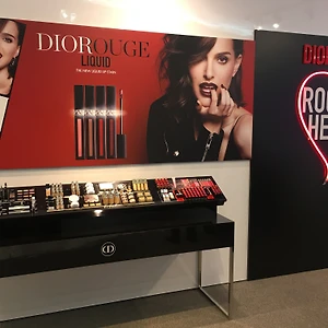 dior popup store
