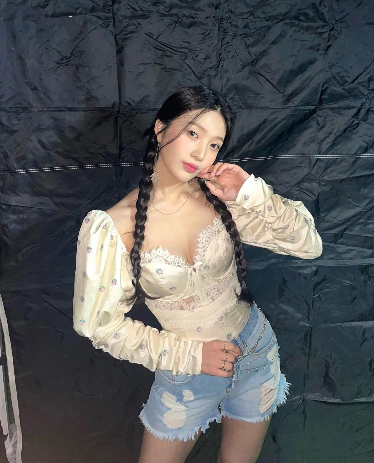 Áo blouse tay bồng hoa nhí
