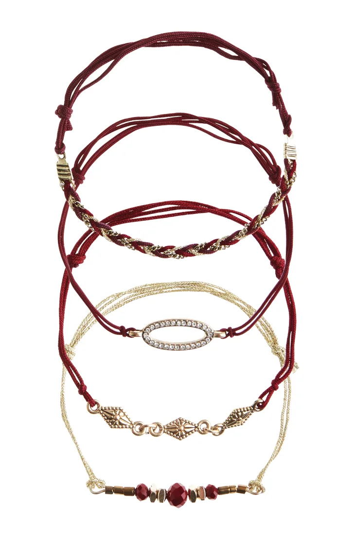 street style mau do ruou vong deo tay accessorize