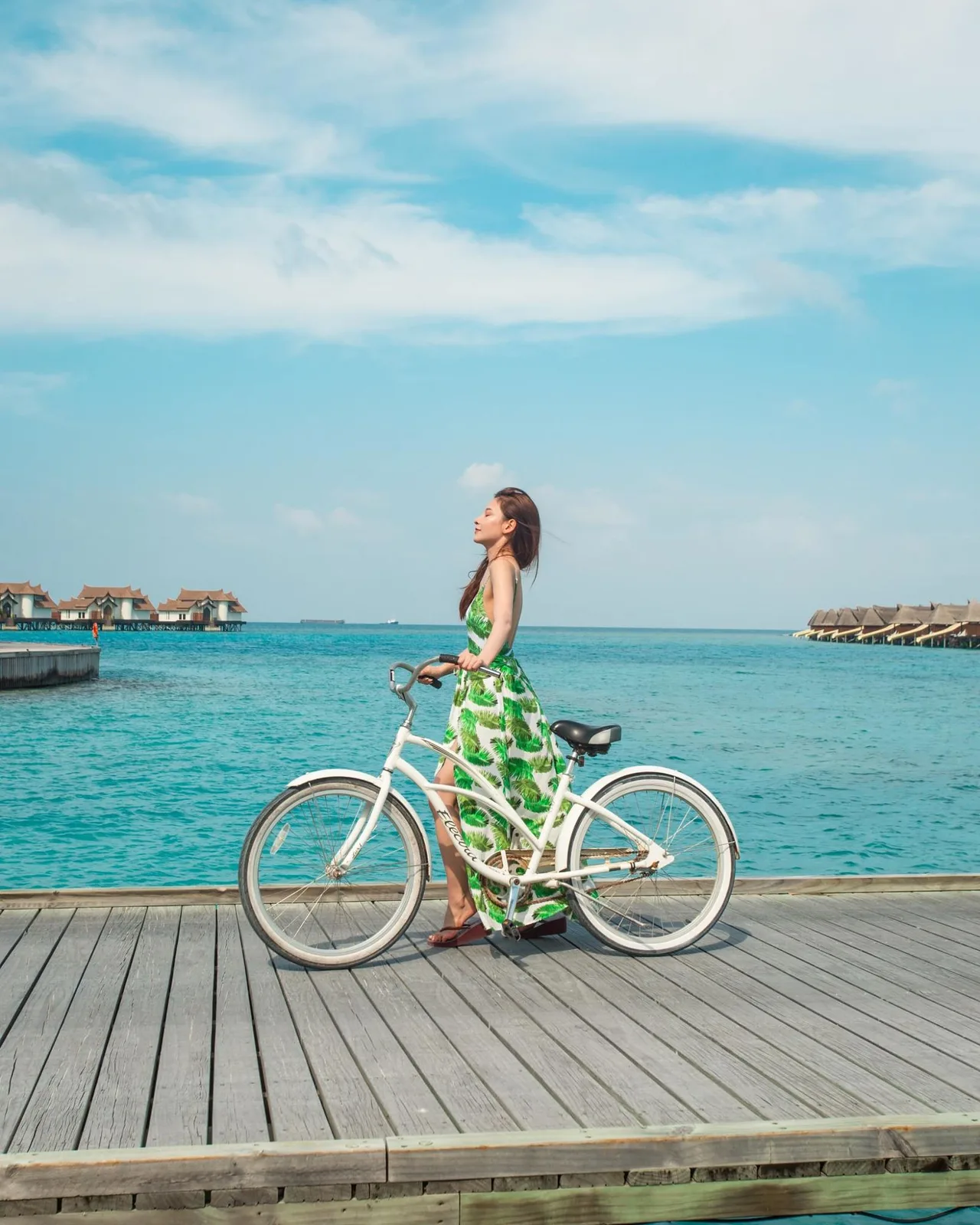 xe đạp ngoài bãi biển