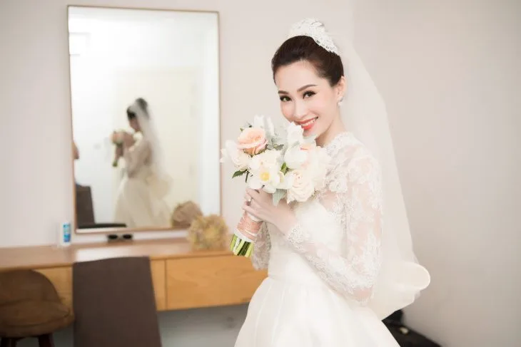 Váy cưới của Hoa hậu Đặng Thu Thảo gợi nhắc váy cưới nổi tiếng của công nương Grace Kelly Váy cưới của Hoa hậu Đặng Thu Thảo gợi nhắc váy cưới nổi tiếng của công nương Grace Kelly
