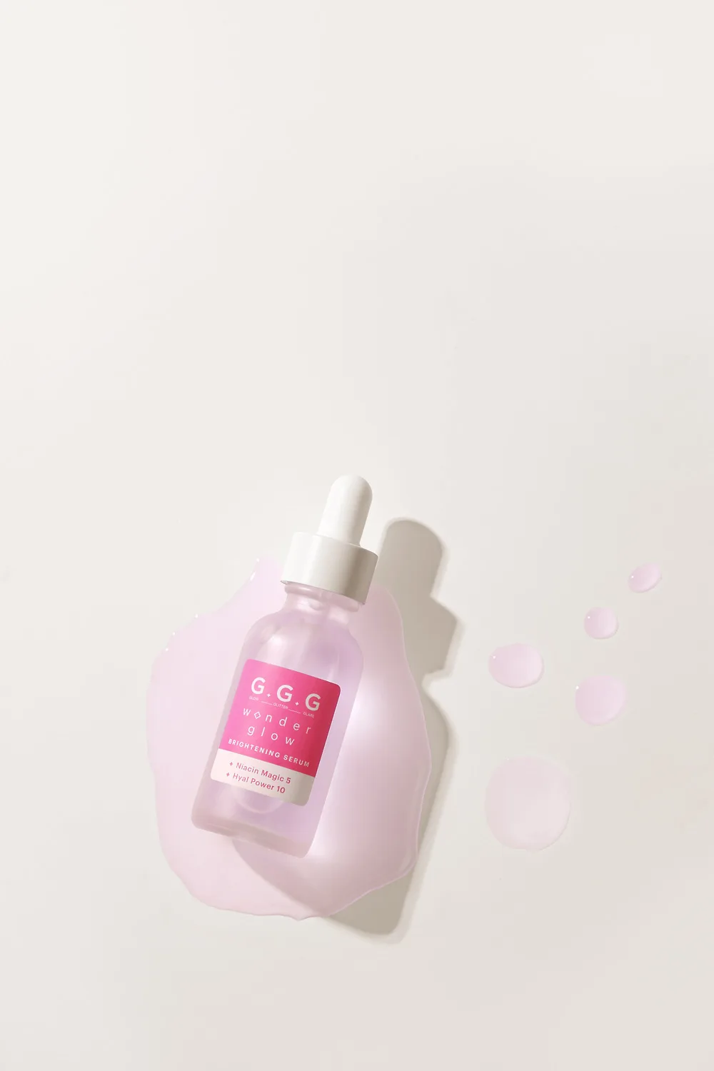 Wonder Glow Brightening Serum từ G.G.G - chai serum đặc trị mang đến làn da Glass skin cho phái nữ. Wonder Glow Brightening Serum từ G.G.G - chai serum đặc trị mang đến làn da Glass skin cho phái nữ.