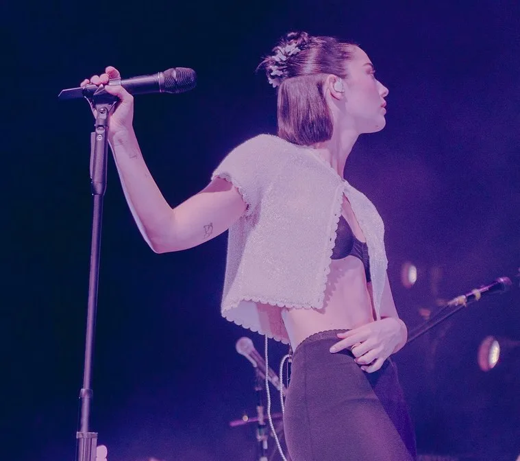 Gracie Abrams - Nàng thơ indie-pop bước vào thế giới Coco Crush của Chanel