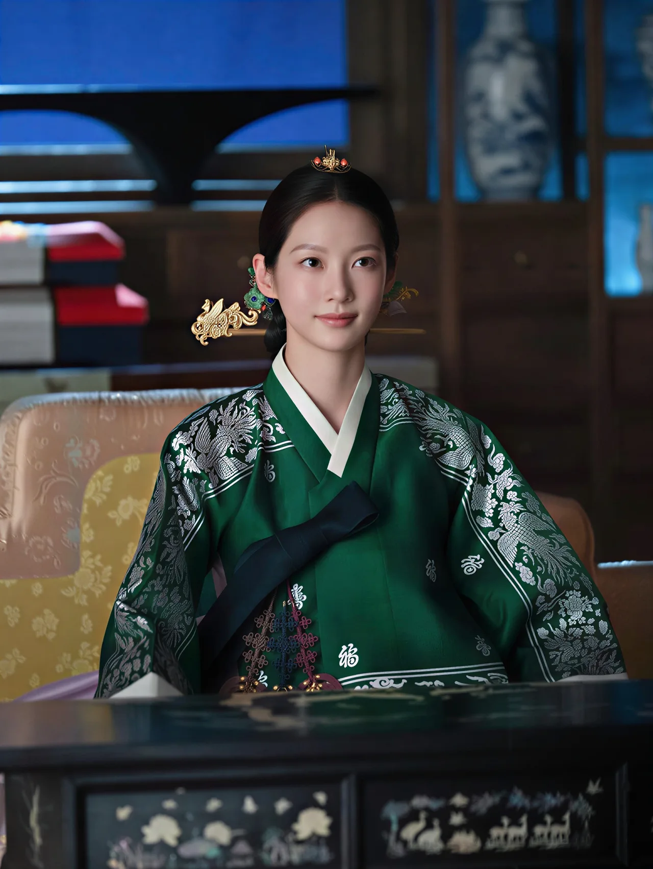 Hanbok xanh ngọc lục bảo