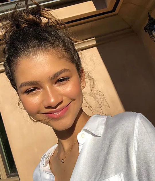 diễn viên Zendaya dưỡng da mùa Hè như thế nào