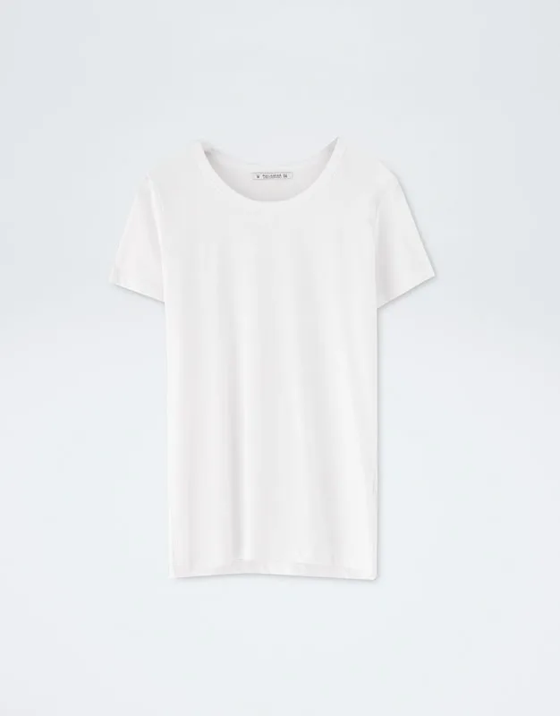 áo thun trắng pull&bear