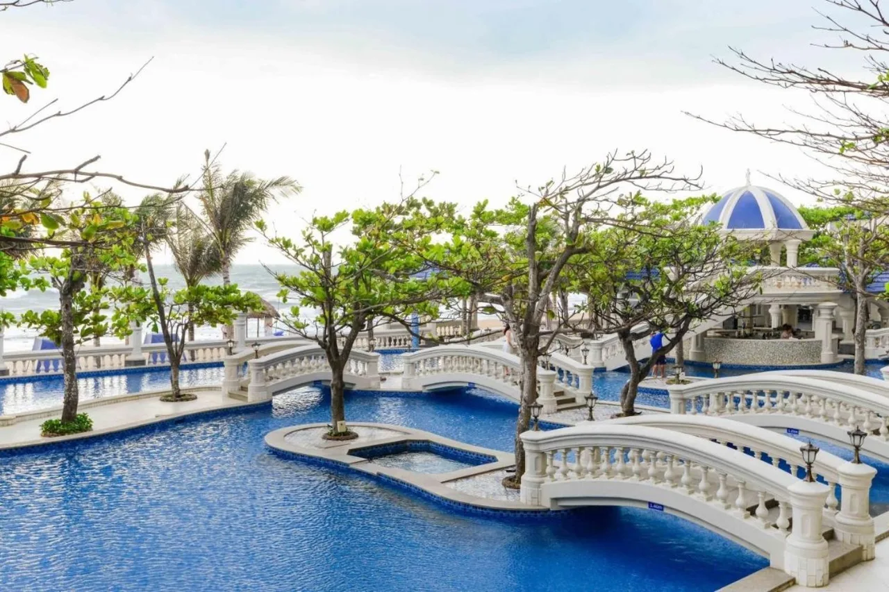 Lan Rừng Phước Hải Beach Resort gần Sài Gòn.