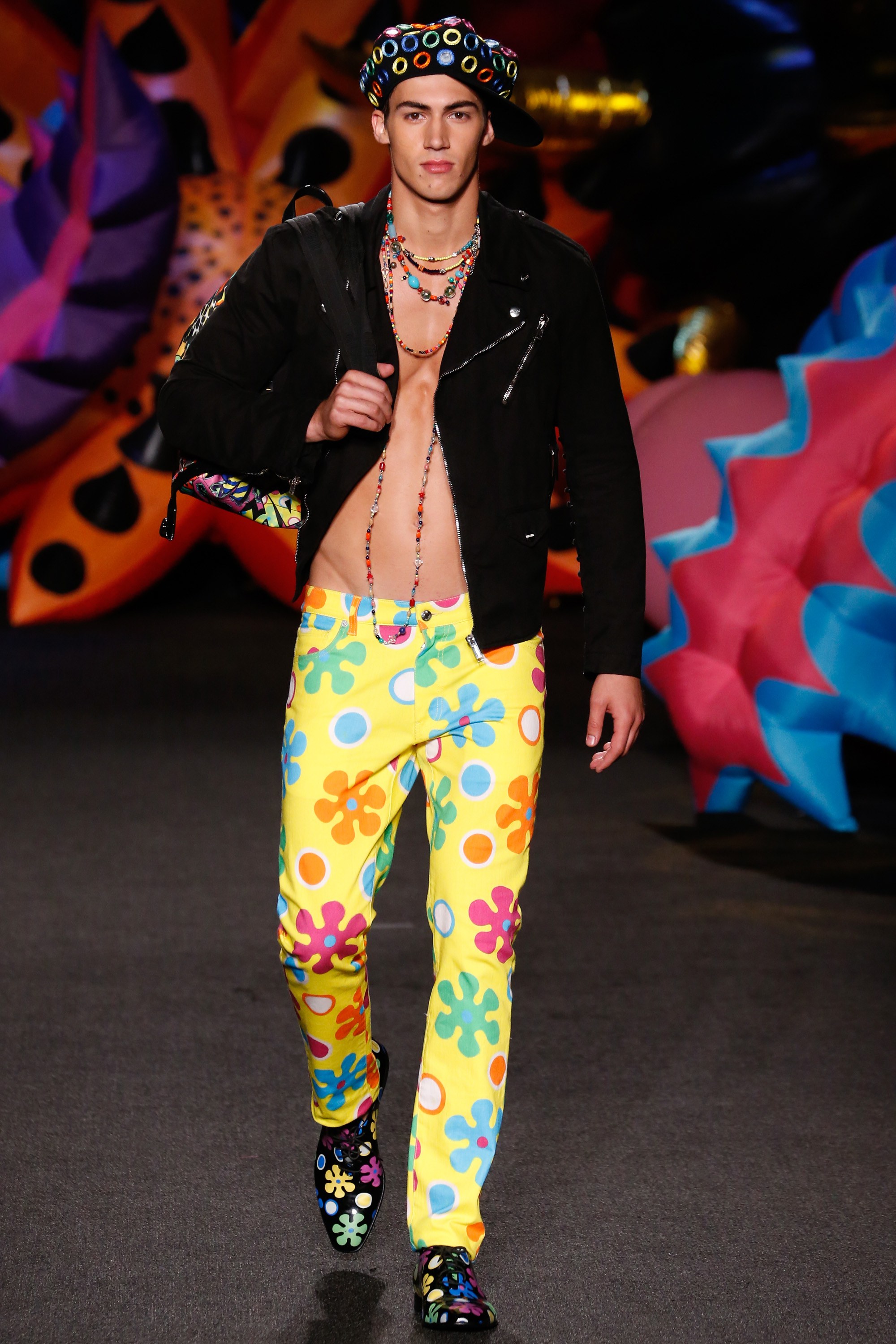 Bộ sưu tập thời trang Moschino Resort 2017 -ellevietnam 20