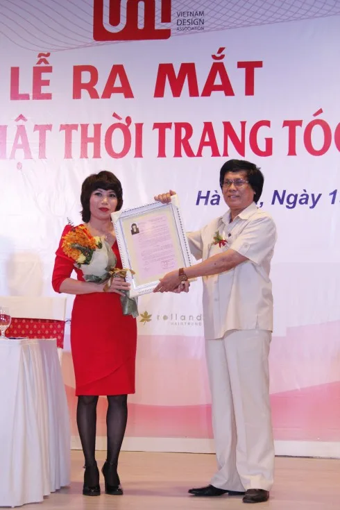 Ba Bui Dieu Thuan - Vien Truong