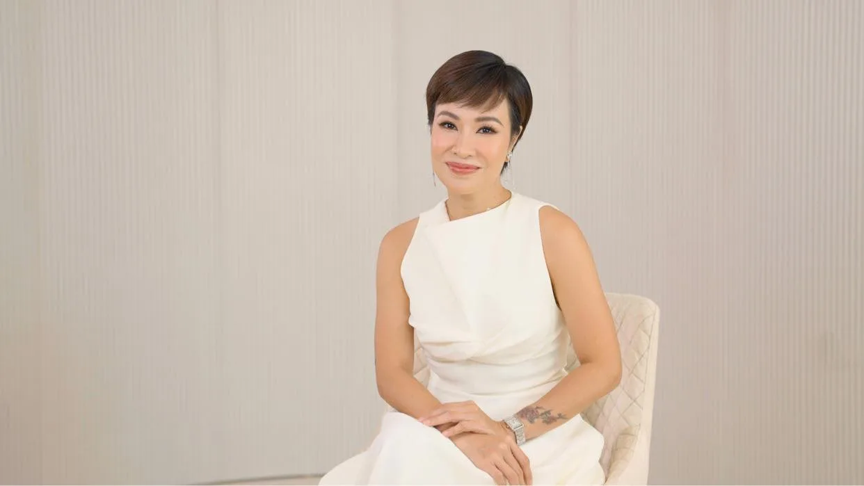 Ca sĩ Uyên Linh. Ca sĩ Uyên Linh.