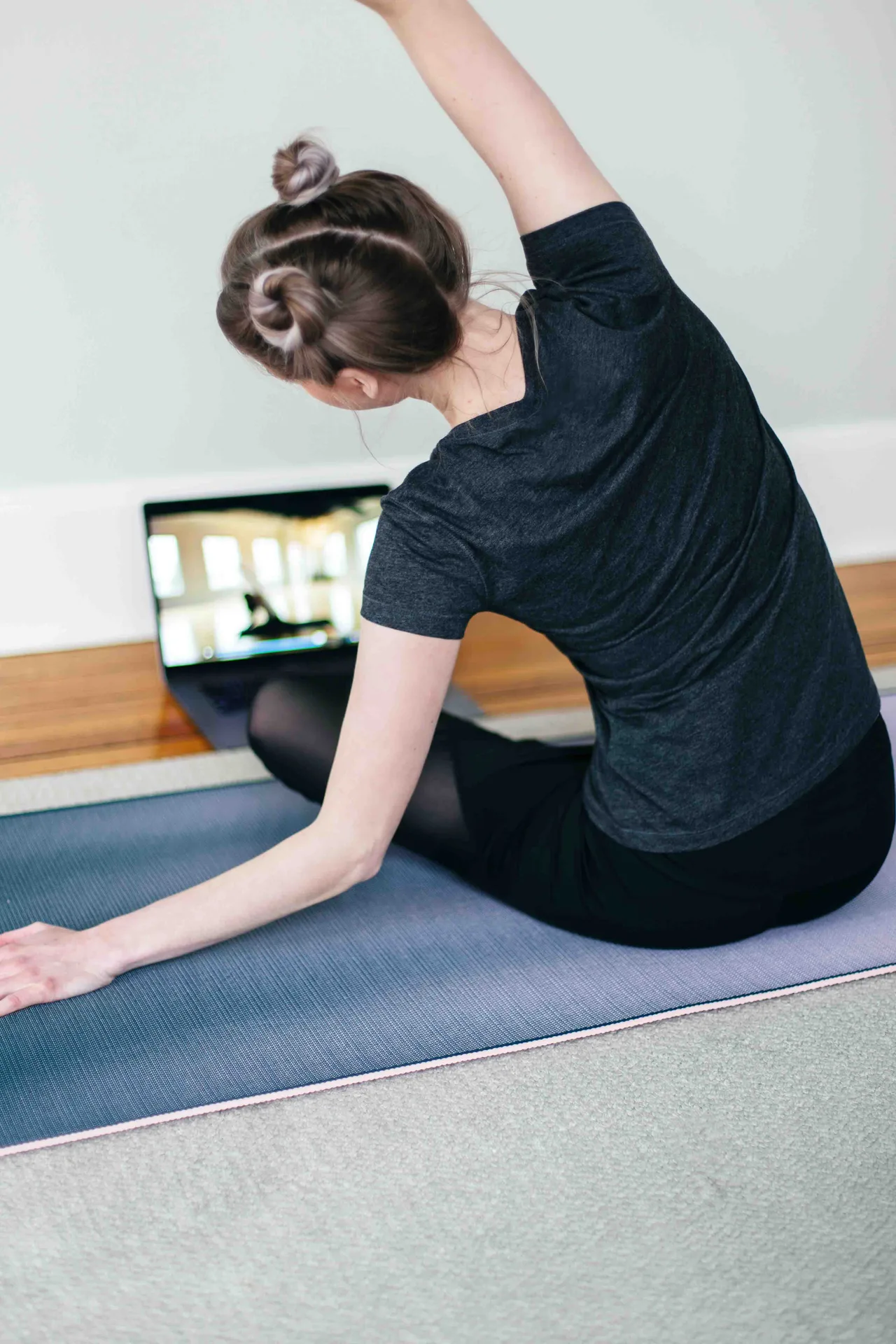 cung hoàng đạo học yoga trực tuyến