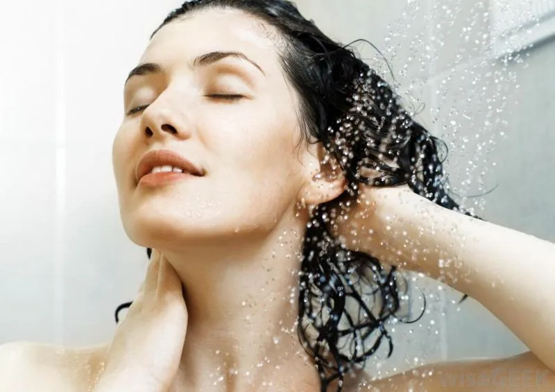 Lựa chọn dầu gội chống rụng tóc cho tình trạng tóc thưa mỏng Lựa chọn dầu gội chống rụng tóc cho tình trạng tóc thưa mỏng
