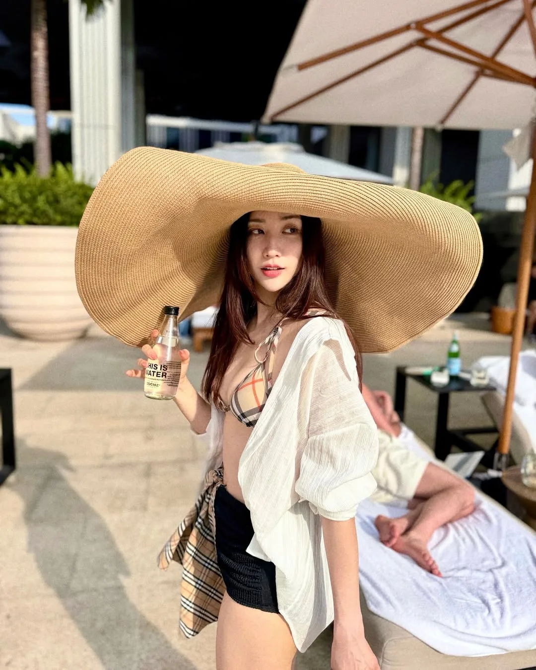 sao hàn diện đồ đi biển mũ cói