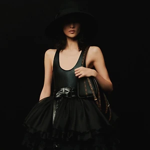 Louis Vuitton ra mắt túi xách biểu tượng mới Express