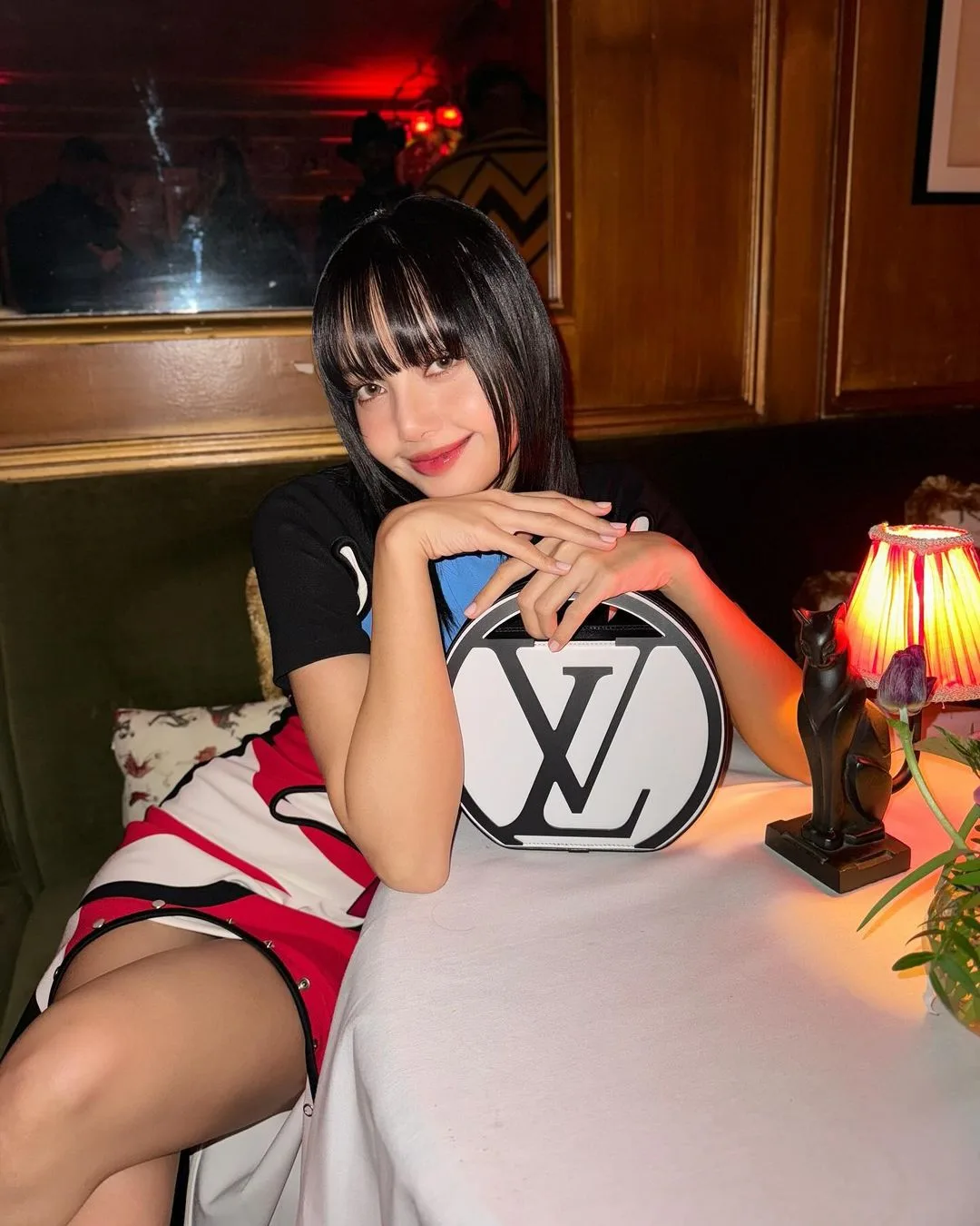lalalalisa_m diện louis vuitton