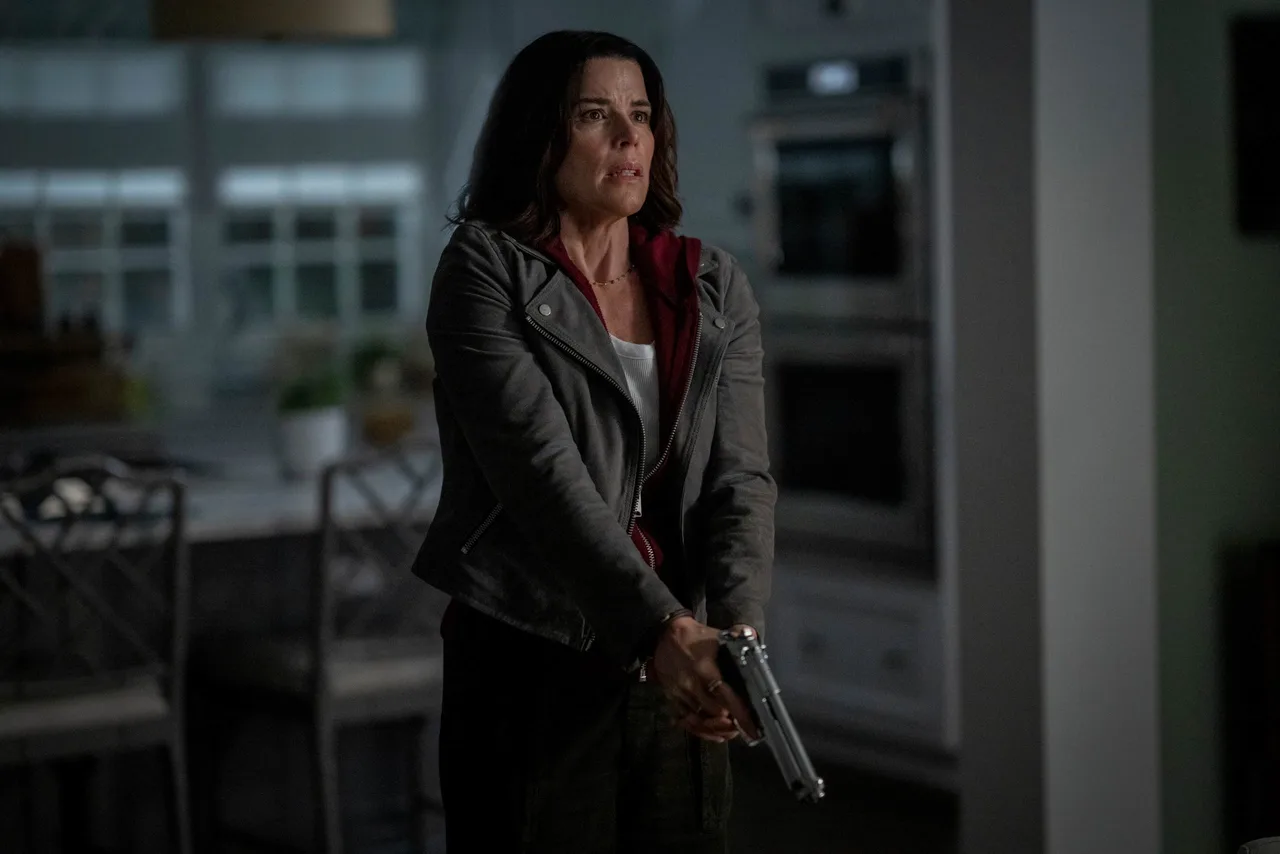 Neve Campbell trong phim Tiếng Thét 7.