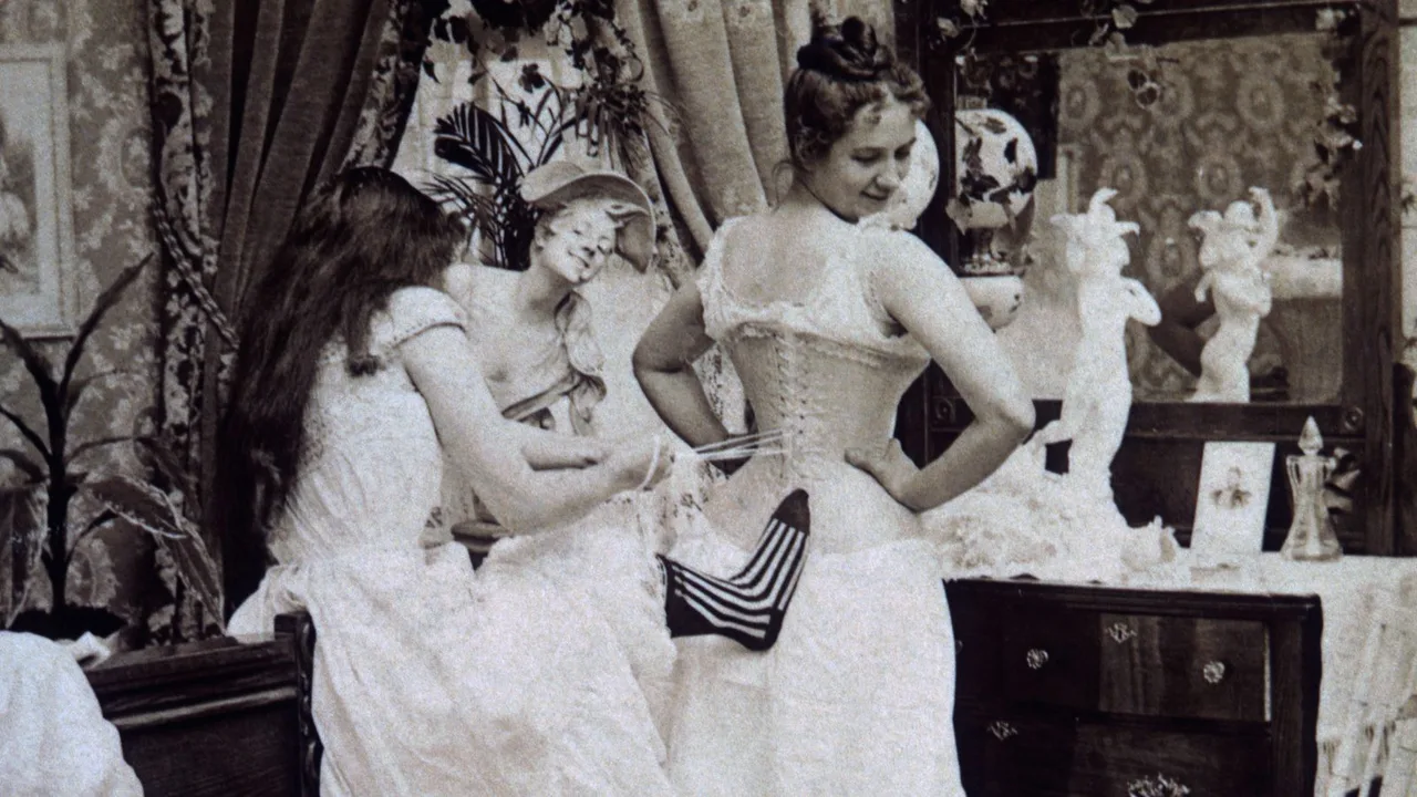thiết kế corset ngày xưa