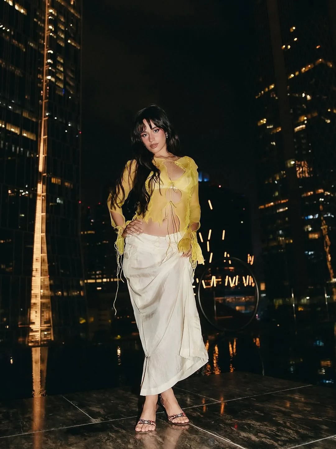 Váy dài thướt tha vô cùng tôn dáng của ngôi sao