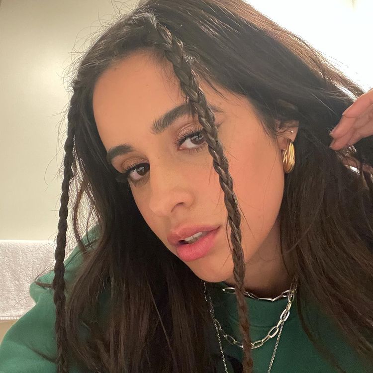 camila cabello tán mascara cho dáng mi dày