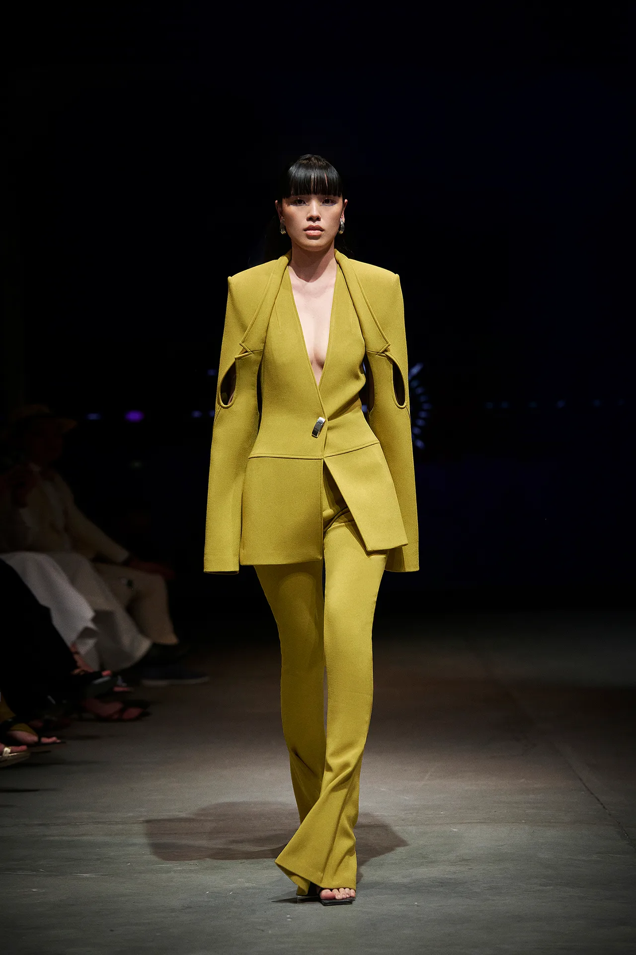 BST INFLOWING của NTK Cường Đàm look 10