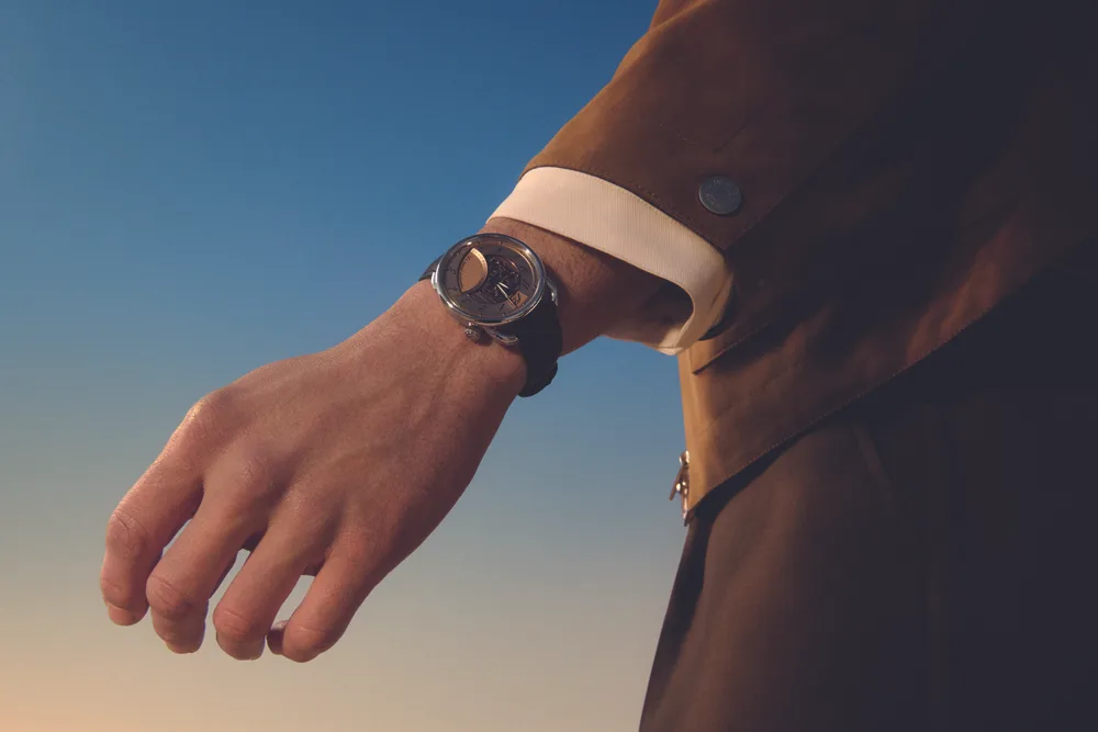 đồng hồ kim loại hermes