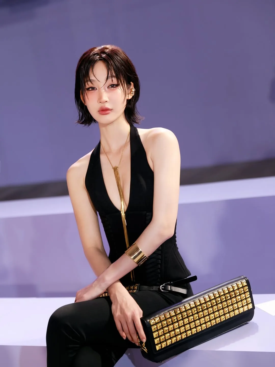 Juky san tóc ngắn diện ghi lê đen